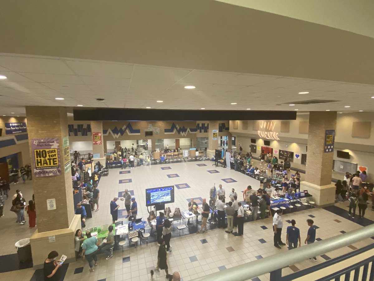 Latech74Moore's tweet photo. Cougar Camp underway. Come and check us out!
@cycreekhs #ahhhcc @CyFairISD @Dennis_Watkins_ @VSnokhous @ambyclink https://t.co/tlKZ4abnHf