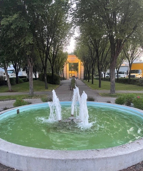 CommunityFound4's tweet image. Recently during a walk around the Forks in Winnipeg I came across the Alloway Arch &amp;amp; the Widows Mite Fountain, each representing the Winnipeg Foundations history . wpgfdn.org/foundation-foc… 

If CFPD had a representation of our history in the community what would it be?