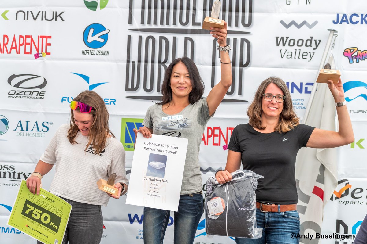 FFVL's tweet photo. #parapente - 11e superfinale de la Coupe du monde de parapente. Bravo Luc Armant, Seiko Fukuoka Naville, tous les Français présents et leur nouveau coach Julien GARCIA qui relève ici avec brio son premier défi d’entraîneur.
Pour tout savoir : https://t.co/9AvJ4rbs3E
#ffvl https://t.co/T4eaVUv6YG