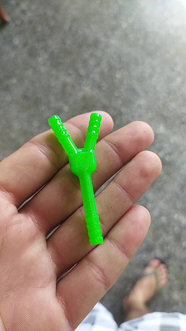 En medio de la batalla por llevar el oxígeno a los pacientes que lo necesiten, profesores jóvenes de la @mecanica_cujae han estado participando y contribuyendo con soluciones tecnológicas, impresiones 3D y contactos directos con las plantas gasificadoras. Gracias por la estirpe.