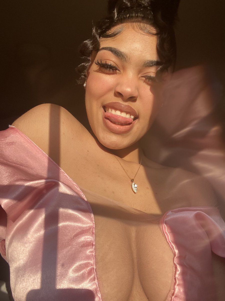 taylorGmes's tweet photo. #sunkissed https://t.co/U0XxfXE2aw