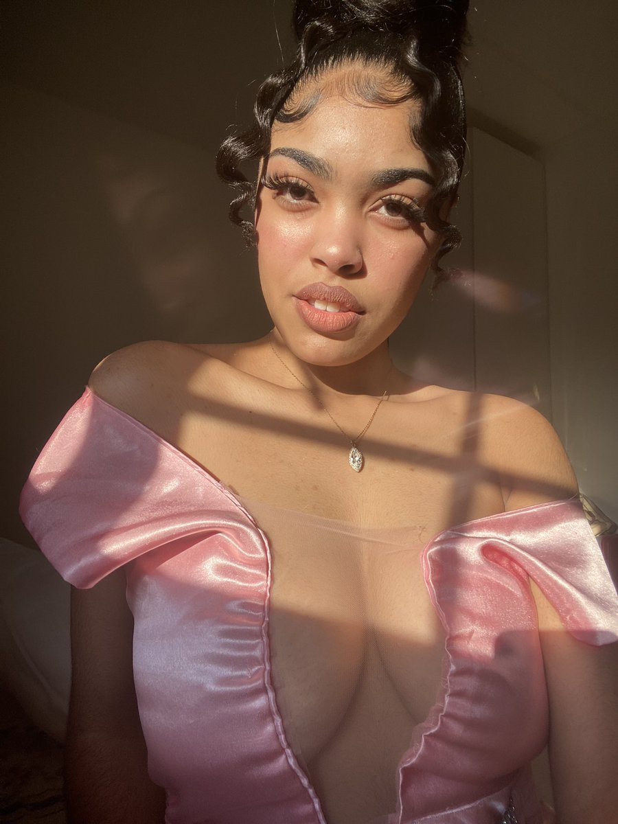 taylorGmes's tweet photo. #sunkissed https://t.co/U0XxfXE2aw