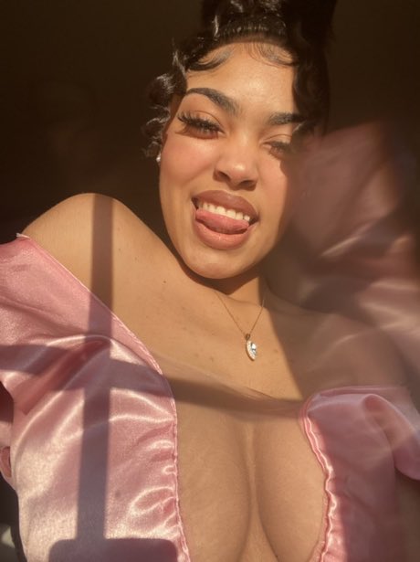 taylorGmes's tweet photo. #sunkissed https://t.co/R4N6NWGk7G