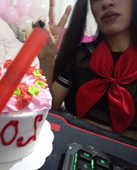 2 pic. Thank you so much for all this time ? being with my bois n gurls??

You makes so many of my days