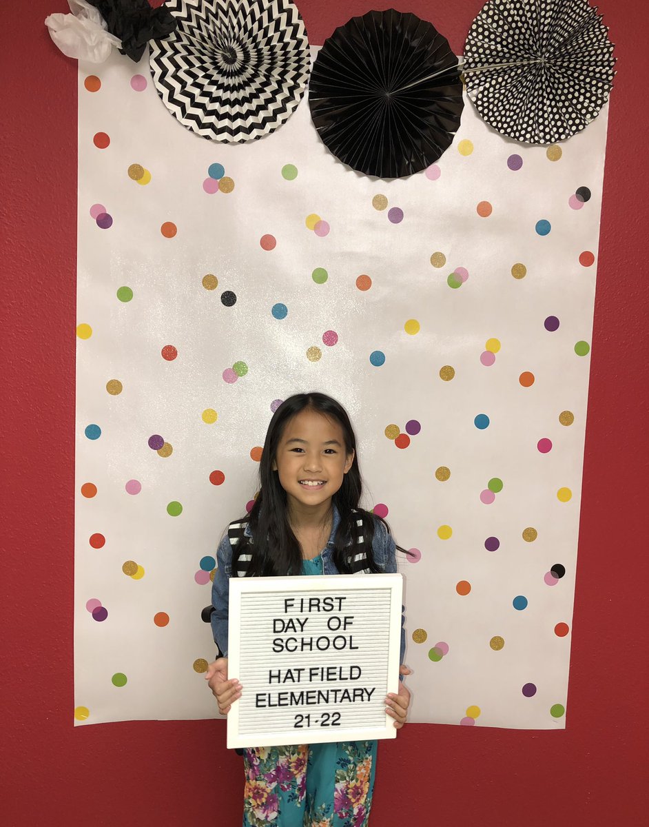PTranNHS's tweet photo. First Day of School 2021-2022! @HatfieldElem #2021nisdfirstday https://t.co/gmRXbI7Qe8