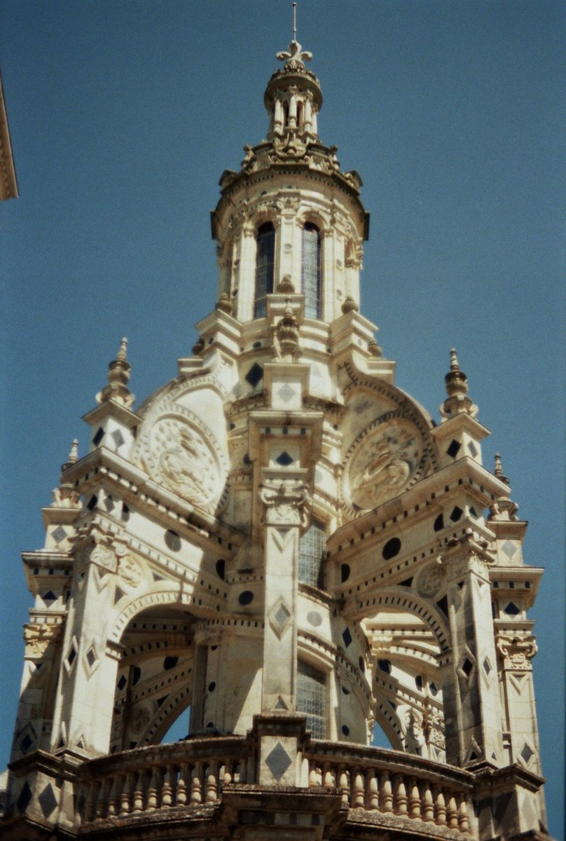 tithmn's tweet photo. Le Château de Chambord - kodak ultramax 400 https://t.co/YIkMdpBHuS