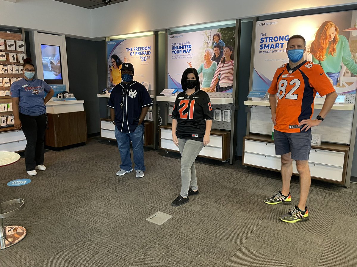 It’s all about Sports and who is in the game here at the Gee today!! #wellnesswednesday <a href="/KAMOkonnects/">𝐾𝐴𝑀𝑂</a> @gowestregion #EAWeekwest #LifeatATT
