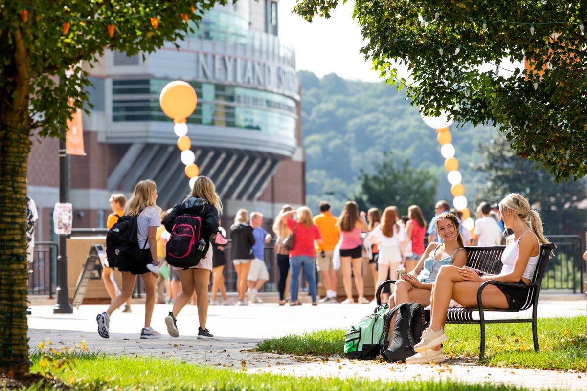 UTKnoxville's tweet photo. Day 1: Accomplished. 🍊 https://t.co/AJUxMgrF7J