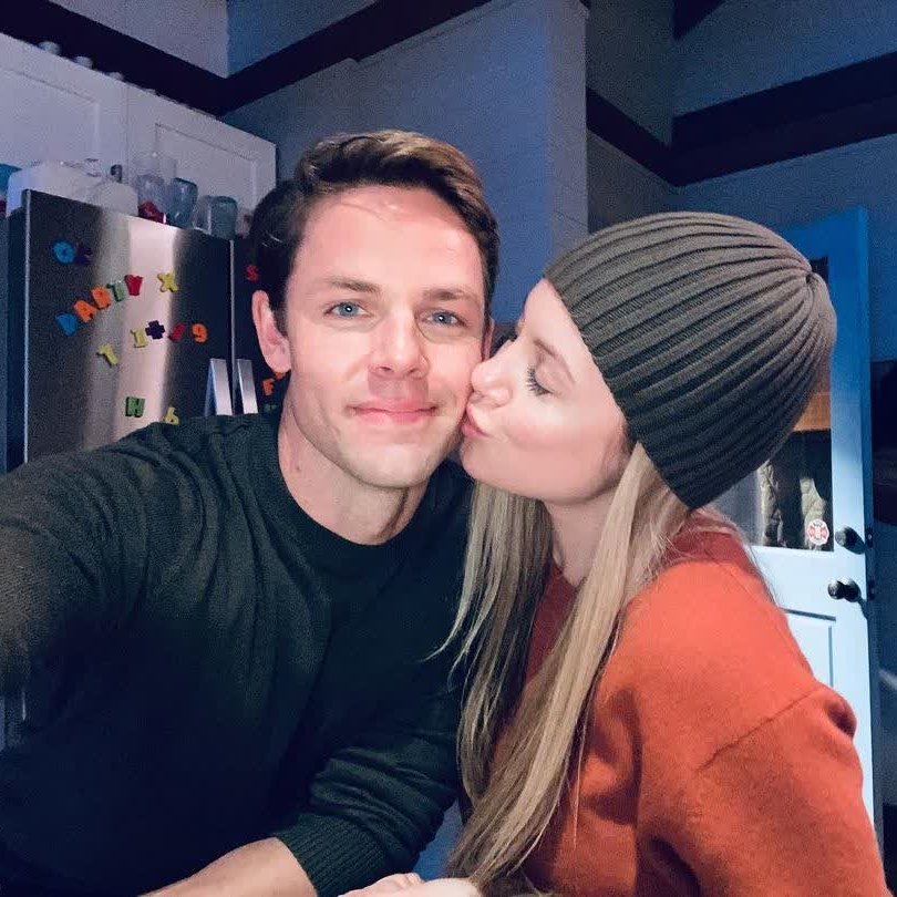 TeeTeePorsMom's tweet photo. Lachlan being the cutest bestie ever  I love his friendships and how they are literally all my faves #Jachlan #Lanielle #Barchlan #Lake https://t.co/9AGquKSeHt
