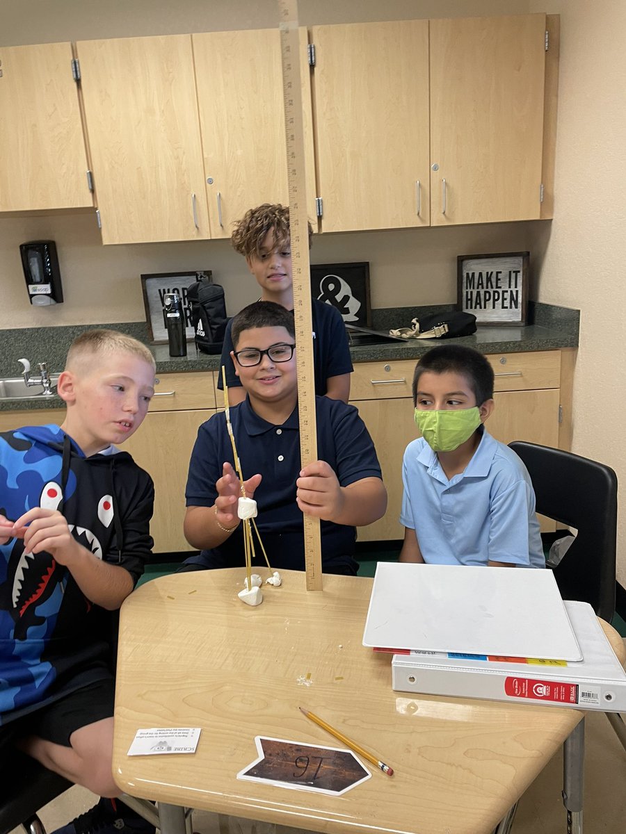 mrsmarywhatley's tweet photo. These architects competed to build the highest structure they could using marshmallows, noodles, and tape. They had to decide the best combination and work collaboratively. πΌπ#plegators #ccpsstem #futurearchitects https://t.co/u5ZWxws4i5