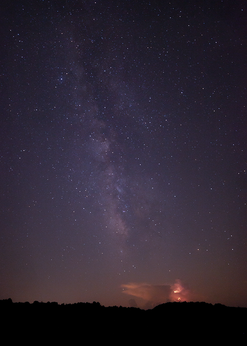 BoozerDPhoto's tweet image. A Friday the 13th summer lightning storm dancing under the Milky Way in the North Georgia Mountains.