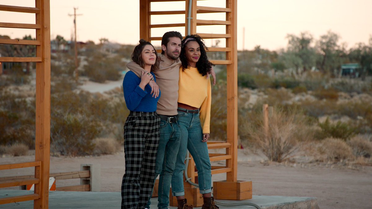 meganbatoon's tweet photo. WE’RE COMING BACK TO NETFLIX!!

season 2 of The World’s Most Amazing Vacation Rentals comes out September 14th ahhhhh https://t.co/Db428ZUMlm