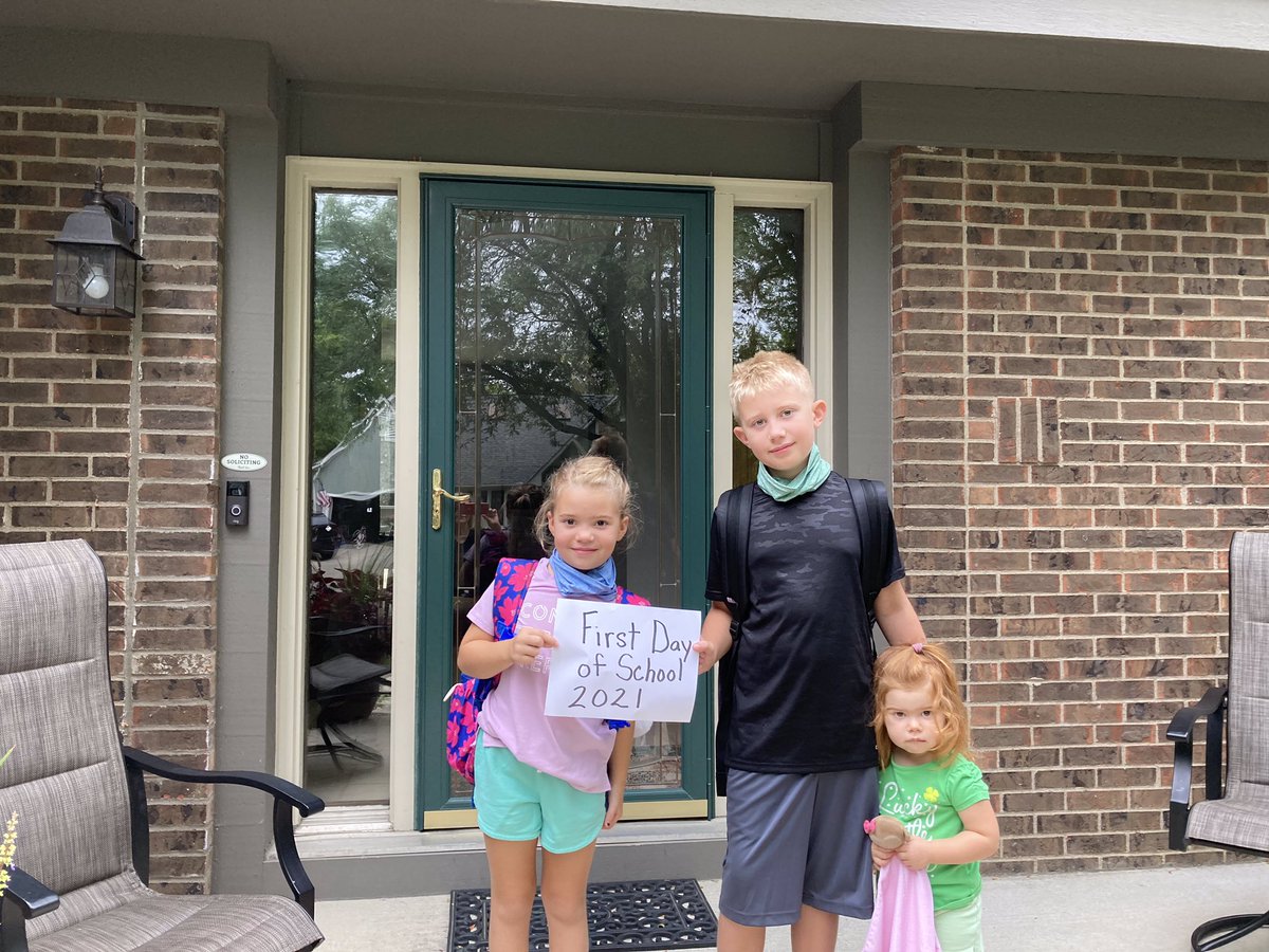 ERMS6thGradeSS's tweet photo. My kids had a great first day @sceDCSD 
Thank you to everyone for making it special #DCSday1 https://t.co/efKvMhVd3L