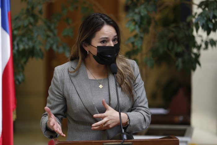 Nueva ley: Electores podrán votar en locales de votación cercanos a su domicilio 👏
Despachamos para su promulgación proyecto para que Servel asigne locales de votación cerca del domicilio de los electores. Se implementará en comicios de noviembre señaló <a href="/joannaperezolea/">Diputada Joanna Pérez</a>