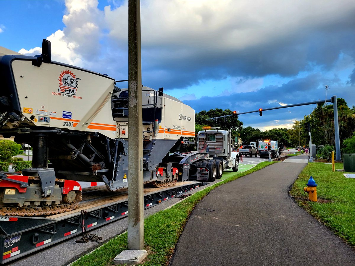 garywhite13's tweet image. Expect delays on Hollingsworth Drive at Crystal Lake. Crews say water main broke after previously being repaired.
#AgingInfrastructure