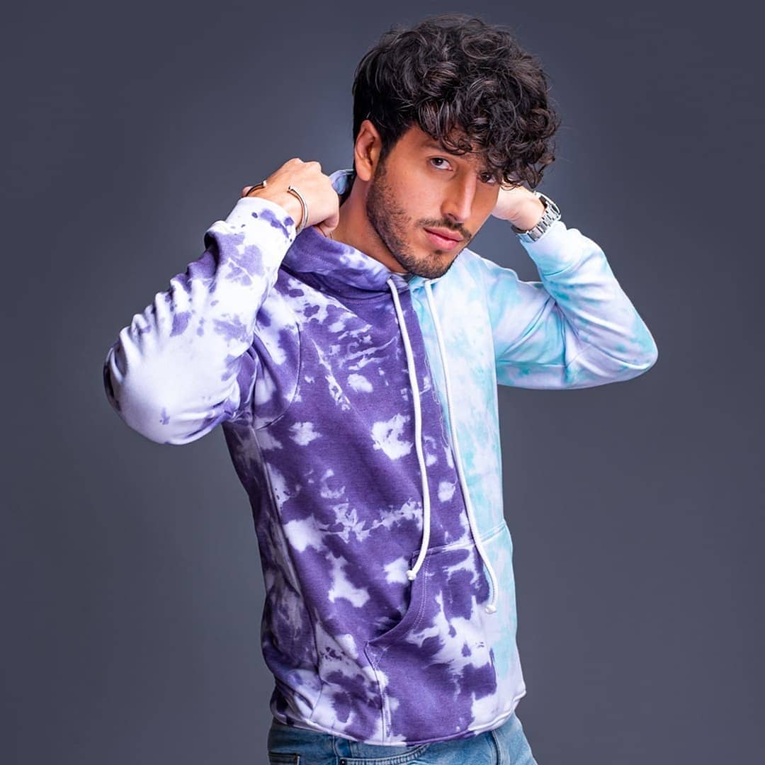 sebas_yatra_br's tweet photo. 5 cidades
5 países
5 músicas
5 artistas
5 séries
- #BreakTudoAwards #SebastianYatra #DannaPaola #CallaTu #GiuliaBe #InesquecivelGiuliaLuan #FelipeNeto #FelipePersonalidade #LarissaManoela https://t.co/X2JjBUtstI
