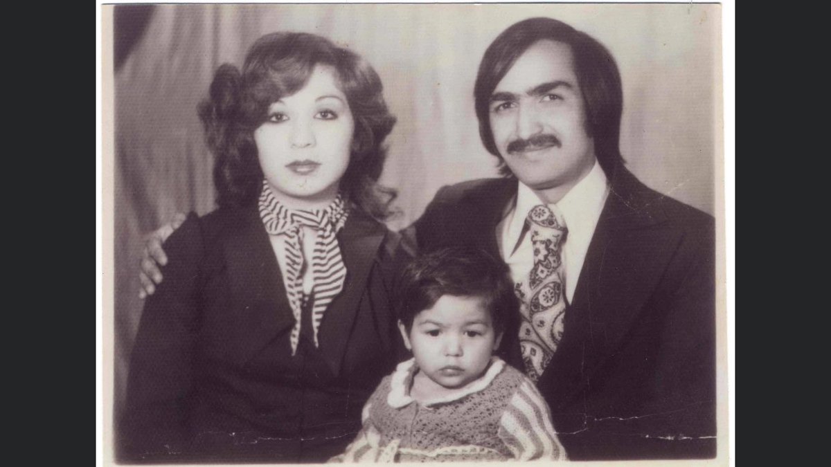 ni_mah00's tweet photo. My parents and I in 1978 #preimmigration #presovietinvasion #Kabul #Afghanistan #modernfashion #educatedwomen #afghanvouces #afghannarrative https://t.co/t1lTZZhX8y