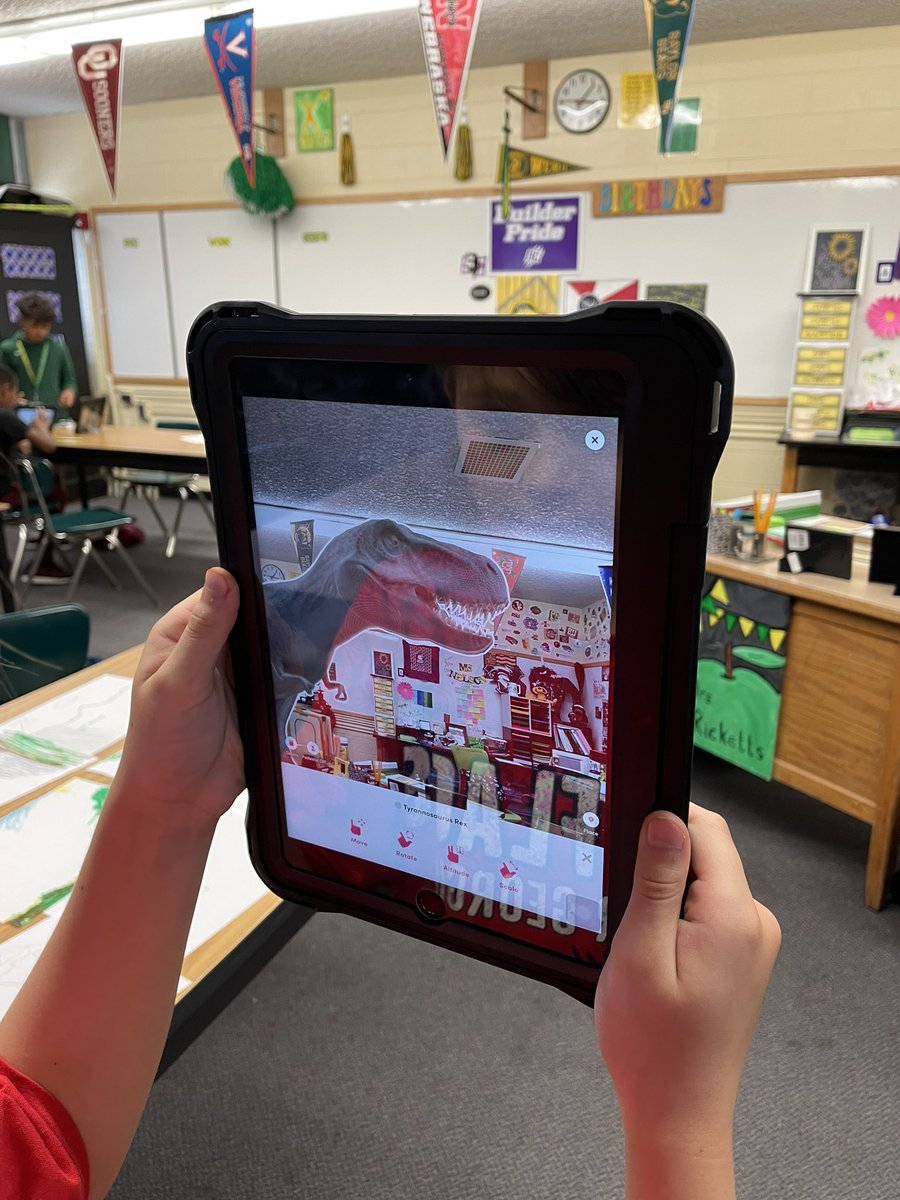Truesdellusd259's tweet image. Truesdell Students received their iPads from @dpvils. They spent the day learning how to use their iPad, using @Flipgrid and QR code’s to learn about their teachers, and did team-building while playing Minecraft @PlayCraftLearn. #wpsproud #wpsignitelearning