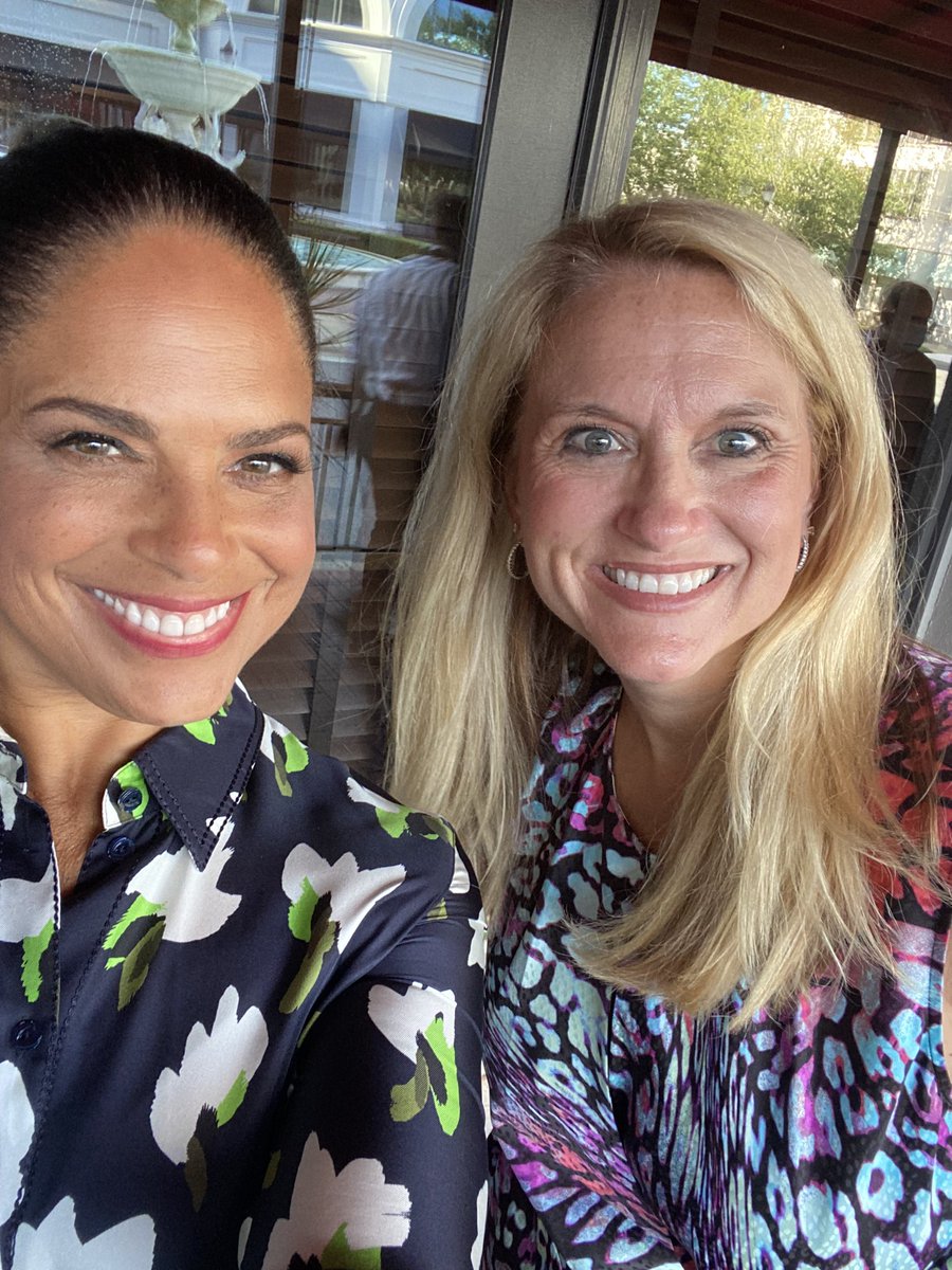 Had the pleasure of meeting and briefly chatting with @soledadobrien She’s a master at the selfie!