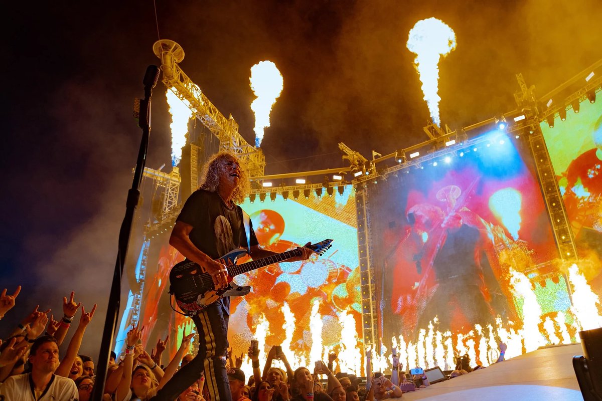 MetSince1981's tweet photo. 📆 En el año 2019, un día como hoy 18 de Agosto, @Metallica se presenta en el Airport Letnany de la Ciudad de Praga, Rep. Checa 🇨🇿 Tour: WorldWired. Bandas Invitadas: Bokassa & Ghost.
#Metallica #MetInPrague #WorldWired #WorldWired2019 #FifthMember #METALLICAMetalUpYourAss 🗡🚽 https://t.co/ZOcPkLGjnJ