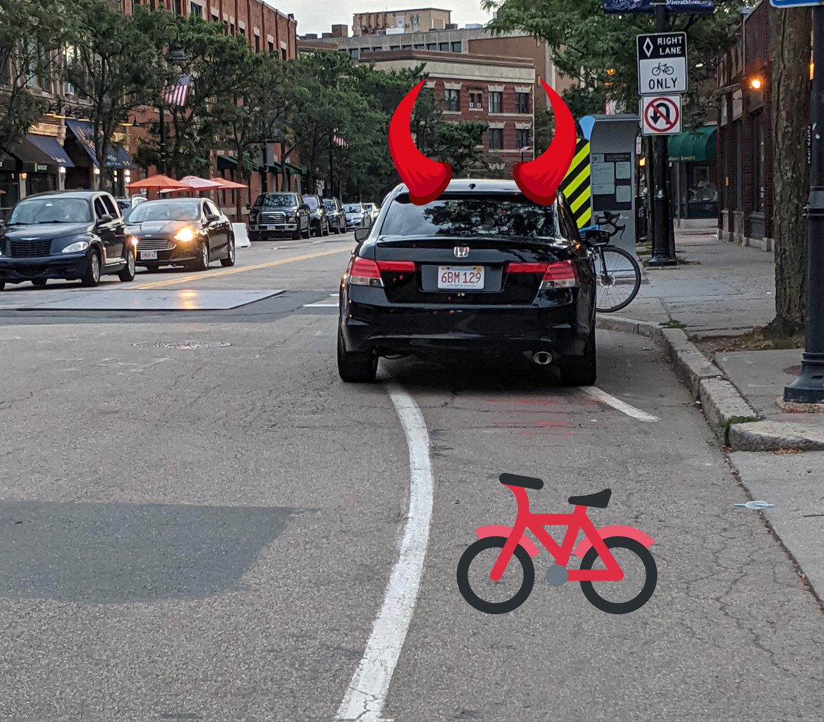 FigCop's tweet image. This is not a parking spot, this is blocking the bike lane for $50 and blocking view of the cross walk for oncoming traffic. #HostileParking #CoolidgeCorner #Brookline @BrooklineMAPD @BlineTransport @CoolidgeShops #ClimateEmergency