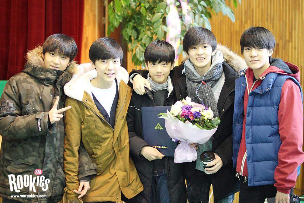 sunflowflowers's tweet photo. ꧁•⊹٭Day 1٭⊹•꧂
Q: How did you become DREAMSTAN?
A: Udah ngikutin anak2 dari jaman rookies. Trs tau akhirnya mereka debut. Udah lah tuh akhirnya jadi DREAMSTAN sampe sekarang.

#7DaysWith7Dream
#7일과함께7드림챌린지
#NCTDREAM #엔시티드림 https://t.co/1E41CQzkJm