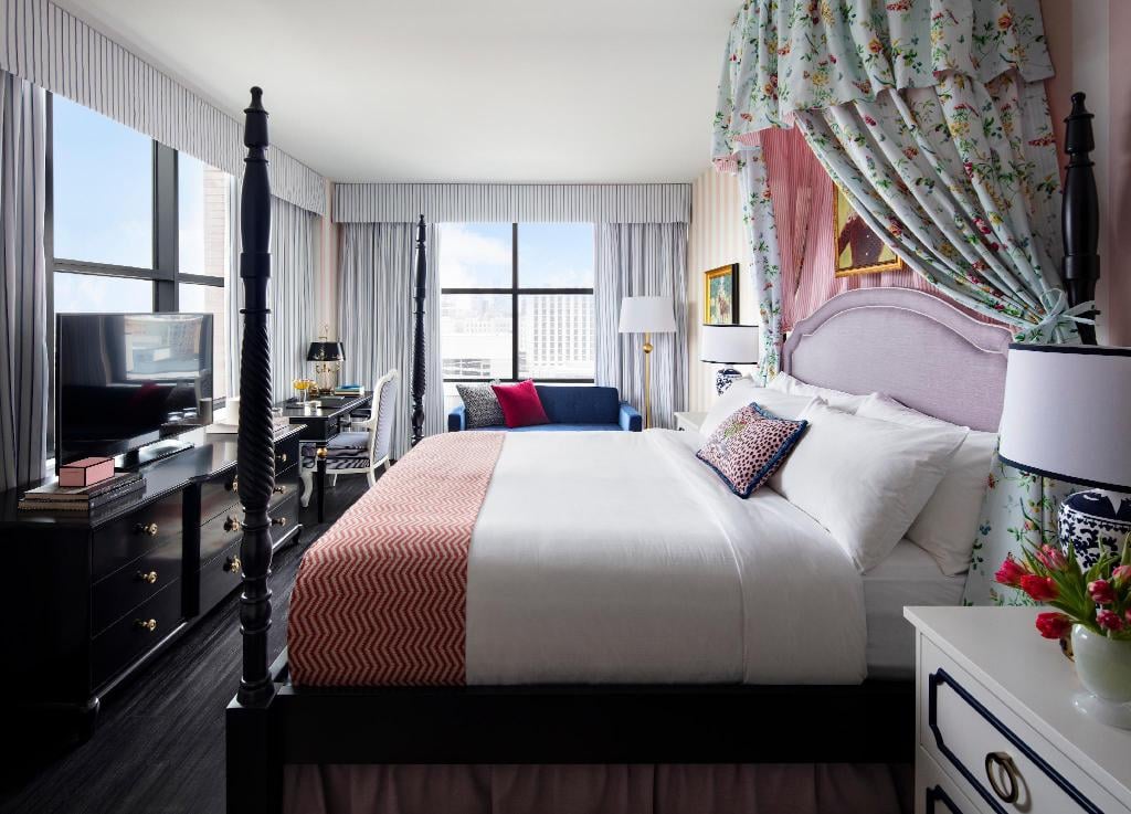 Custom case goods by Lime Tree Hospitality (Link in Bio) installed at The Graduate Nashville. #hammerdesignresources #hospitalitydesign #hospitalityinteriordesign #interiordesign #boutiquedesign #design #hotel #hoteldesign #hoteldesigner #casegoods #limetreehospitality