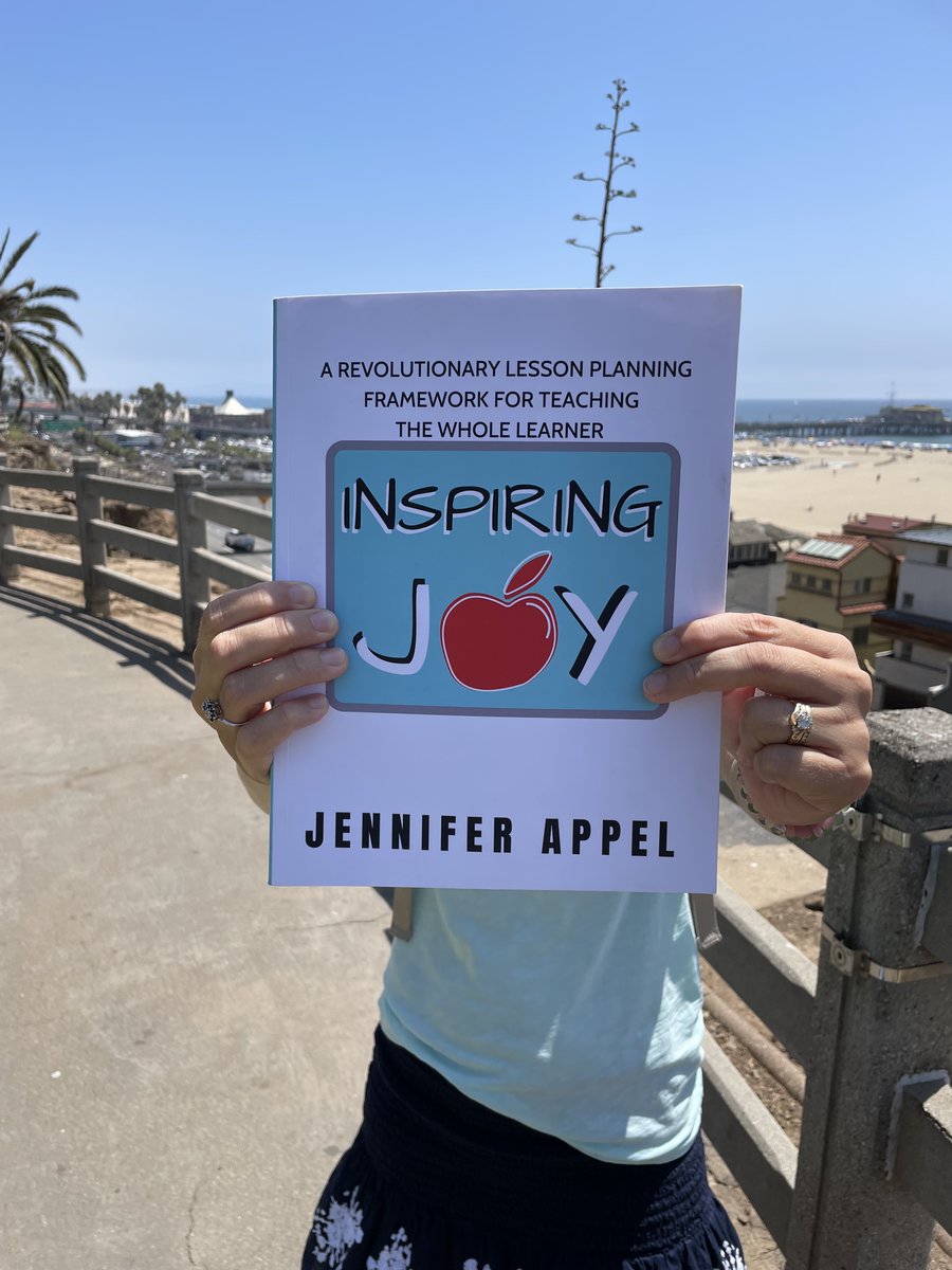OMG!! My brand new book has officially launched TODAY!! Are you looking for a refreshing way to infuse #SEL into your daily academic lesson plans? Grab a copy of #InspiringJoy Amazon: amzn.to/3sFmnhn B/N: bit.ly/3iXCgMJ Signed Copies: bit.ly/2Us3nWK