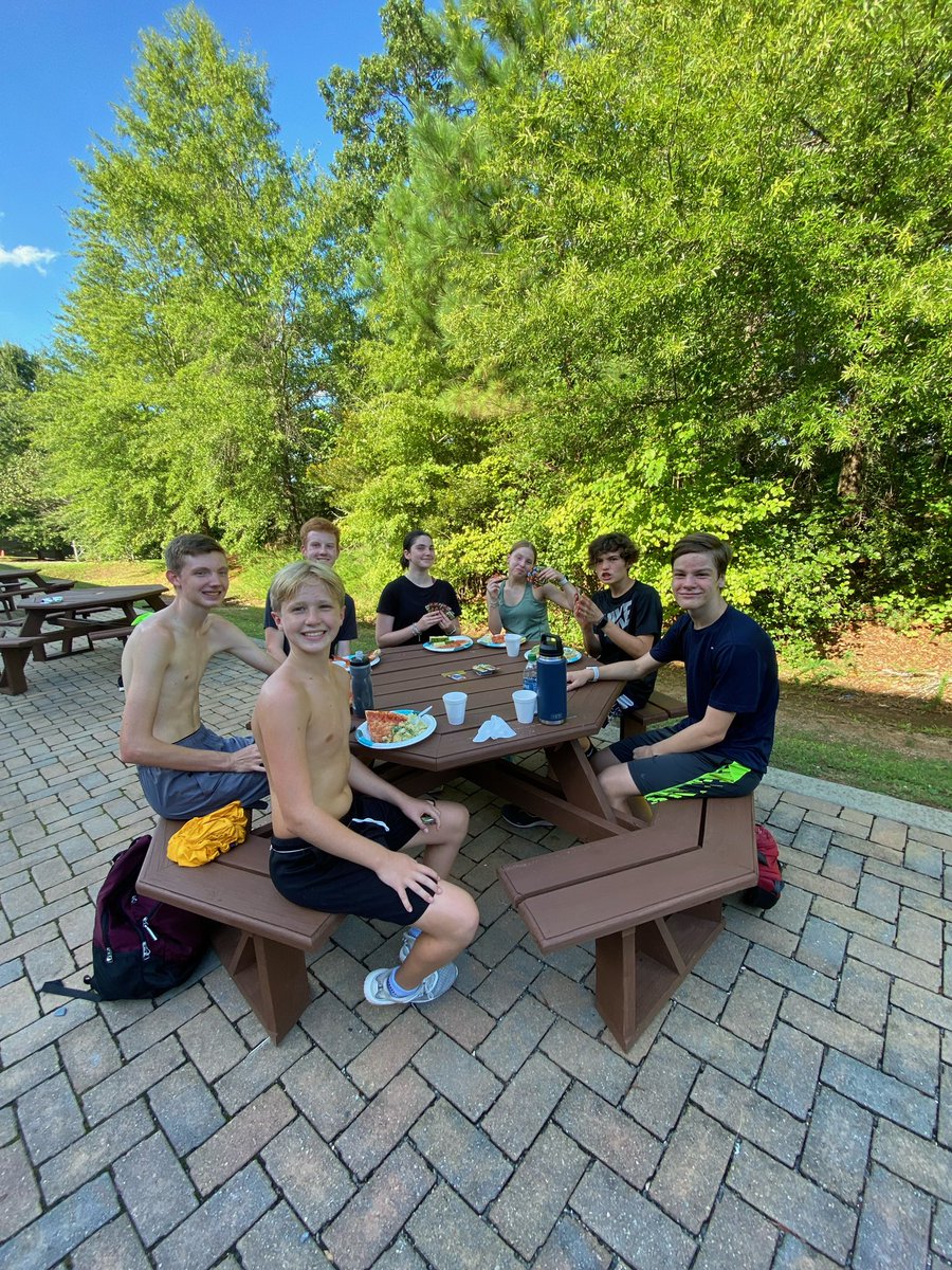 AlpharettaXC's tweet image. Successful pre-first race dinner after a practice of Raider Hills! #IncredibleWork #Chomp