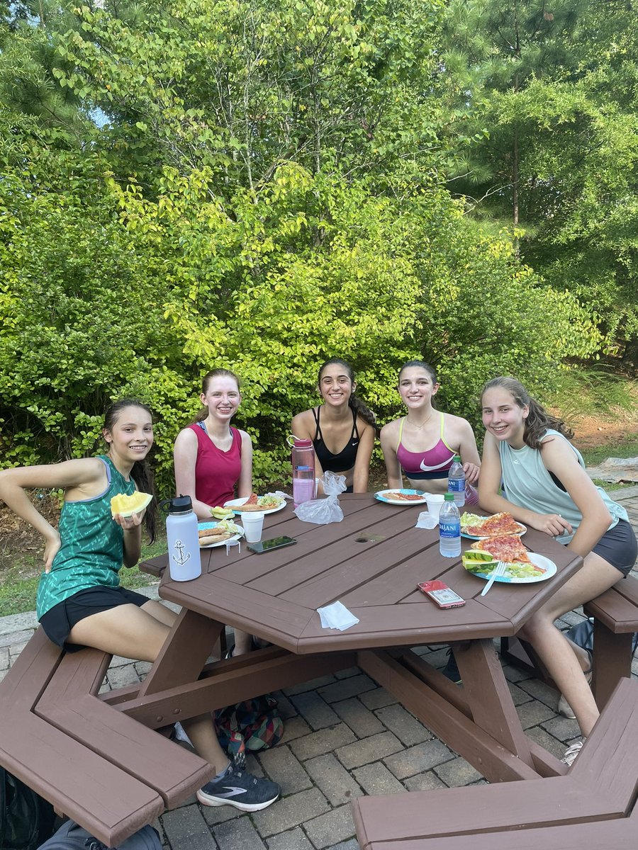 AlpharettaXC's tweet image. Successful pre-first race dinner after a practice of Raider Hills! #IncredibleWork #Chomp