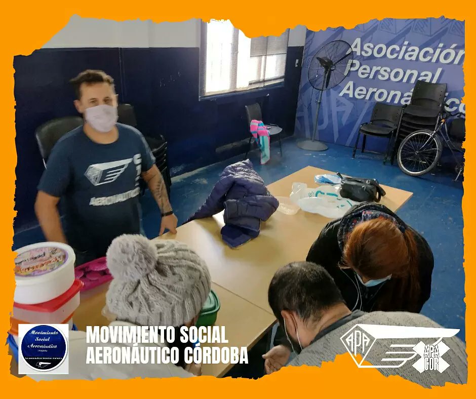 CorMovimiento's tweet photo. Olla solidaria en la sede gremial de APA, como todos los sábados se cocinó para 95 personas. El menú fue guiso de garbanzos y pollo. 
Esto se logra con la participación del Movimiento Social Aeronáuticos COR. y otras organizaciones sociales. https://t.co/xaEL03mC1k