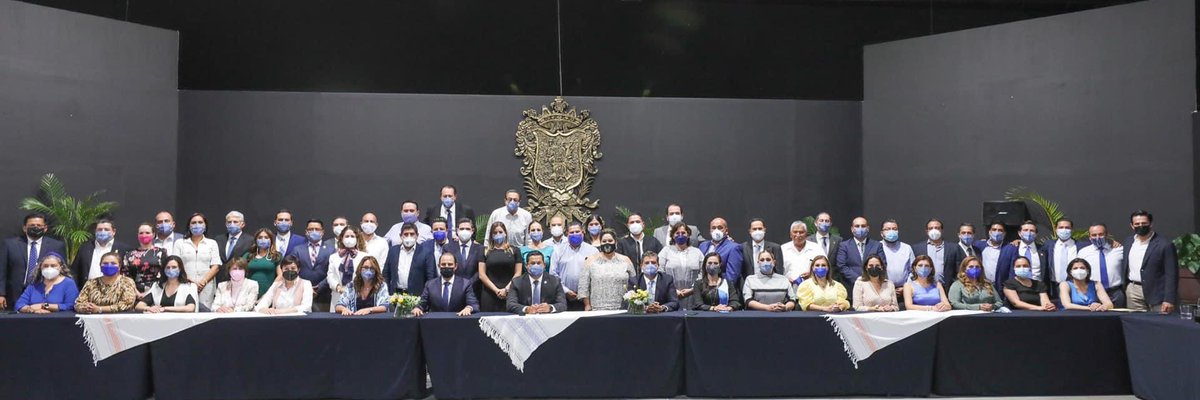 Un solo rumbo↗️ con determinación y unidad que caracteriza a #Gto🔔!
Representantes electos del @Partido Acción Nacional!🔵⚪️
#PaDelante