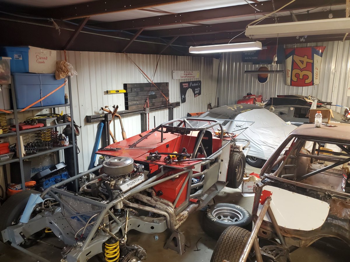 DustinKnowles64's tweet image. Was told I need to tweet more. So currently waiting on parts for the @MMSracetrack modified and to get it ready for November 6th #MoM race.  The street stock is waiting on paint, and the Bug is doing what it does best, collect dust. Ready to get back after it after fedex delivers