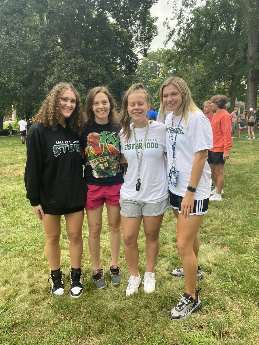 Excited to officially have these 4 on campus!🌪⚡️

#Sisterhood