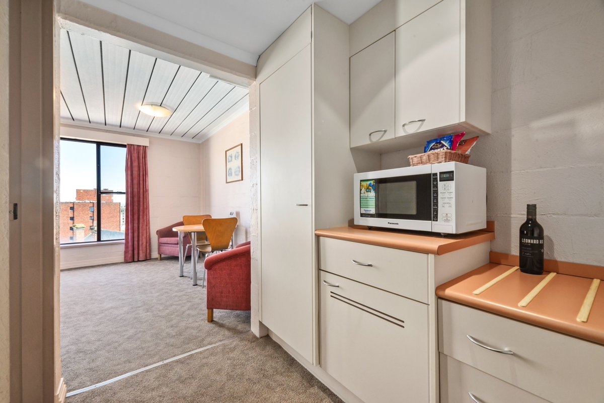 BalmoralonYork's tweet photo. We welcome all Tasmanians that are taking advantage of their #TasmanianTravelVouchers when staying in #Launceston #BalmoralonYork #Accommodation  We are situated on the edge of the CBD with outstanding views across the city, only a short walk to the magnificent #CityPark https://t.co/WN48T3TrAR