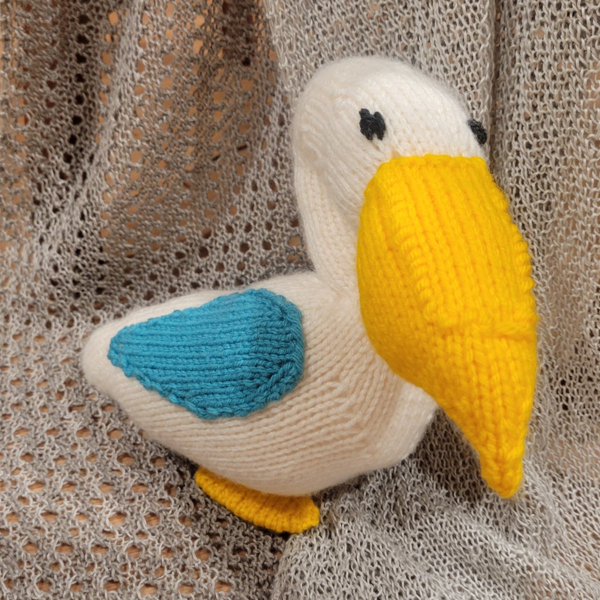 Who guessed pelican? #customknit #softie #knittoys #etsysellersofinstagram #etsyshop #knittersofinstagram #knittingTwitter