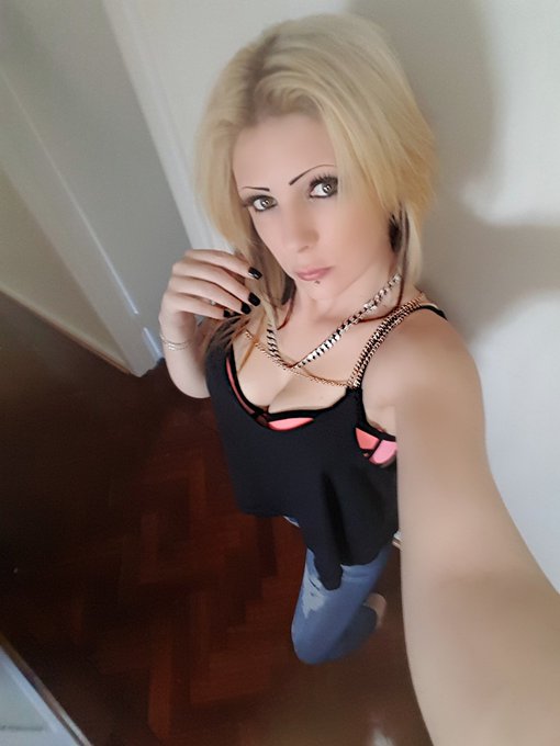 Vote for me in the MV Contest Fashion Show Contest @manyvids https://t.co/oB0li8aaVM  #RETWEEET  @Bmore_horny<a href="/tag/retweeet"class="tags"><span>#retweeet</span></a>