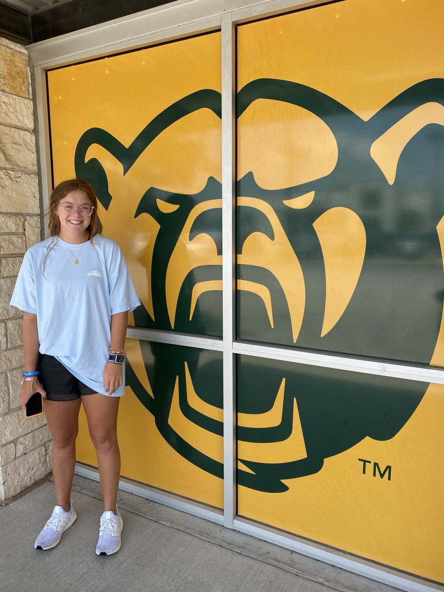 coachbirdwell's tweet photo. We are so proud of @mckinleyyryann and your decision to make @Baylor your new home. Sic em’ Bears!! https://t.co/AUw0SNgp5h