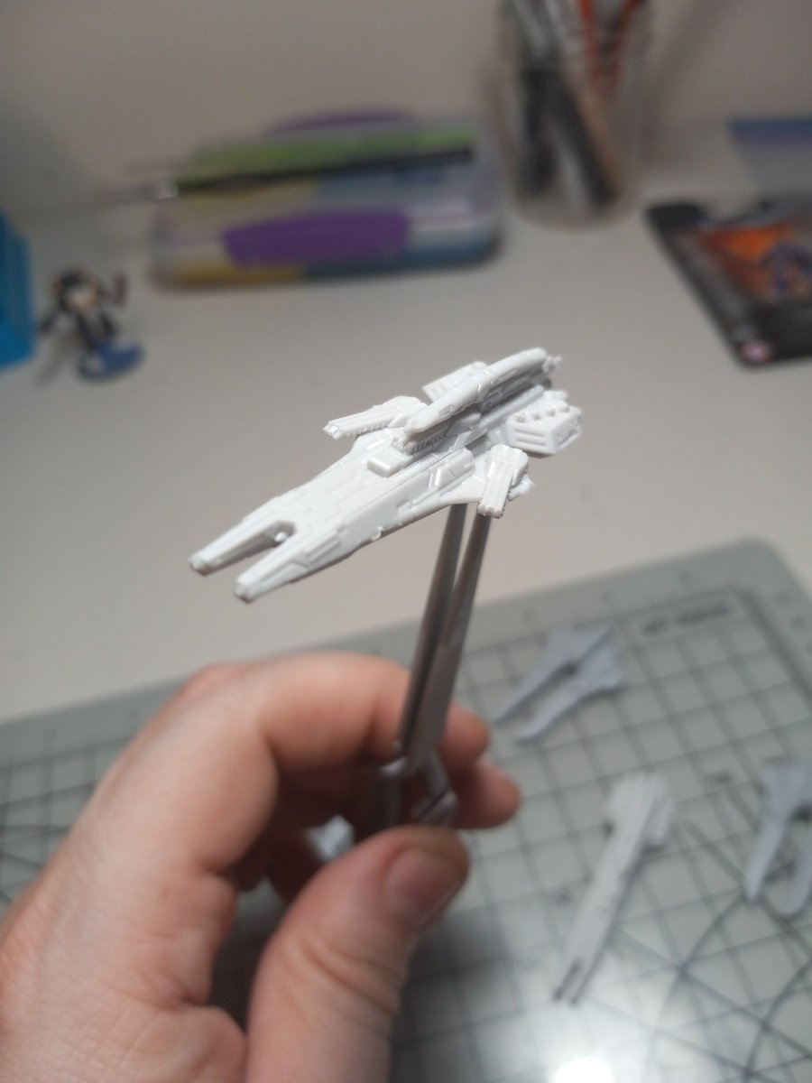 SpazzieL's tweet image. And now for something completely different.  Some ships from dropfleet commander. 3 corvettes, 2 frigates. #hobby #dropfleet #TTC