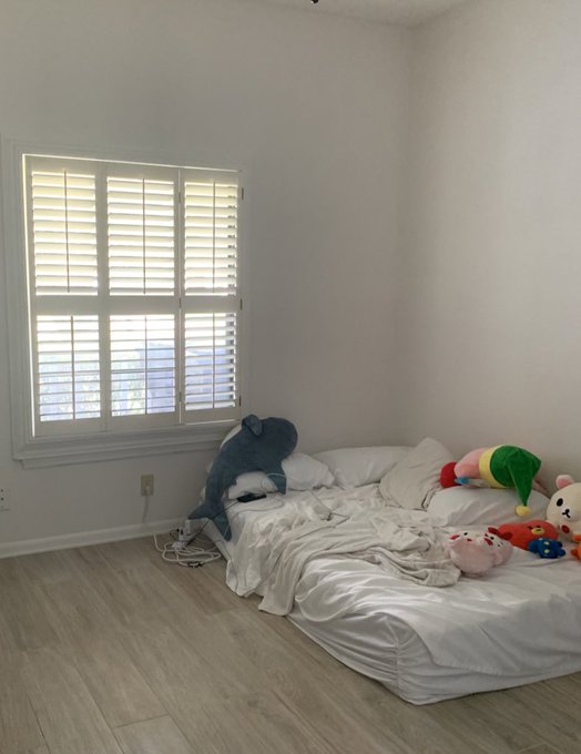 Watch v ♡ (⇀ 3 ↼)'s leaked NSFW photo on TwXstars