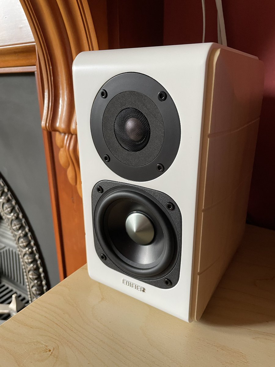 AudioFixated's tweet photo. @Edifier_Global S800DB bookshelf speakers in for review. Great upgrade to desktop computer audio and loads of connection options. https://t.co/Dy9ehA04EY