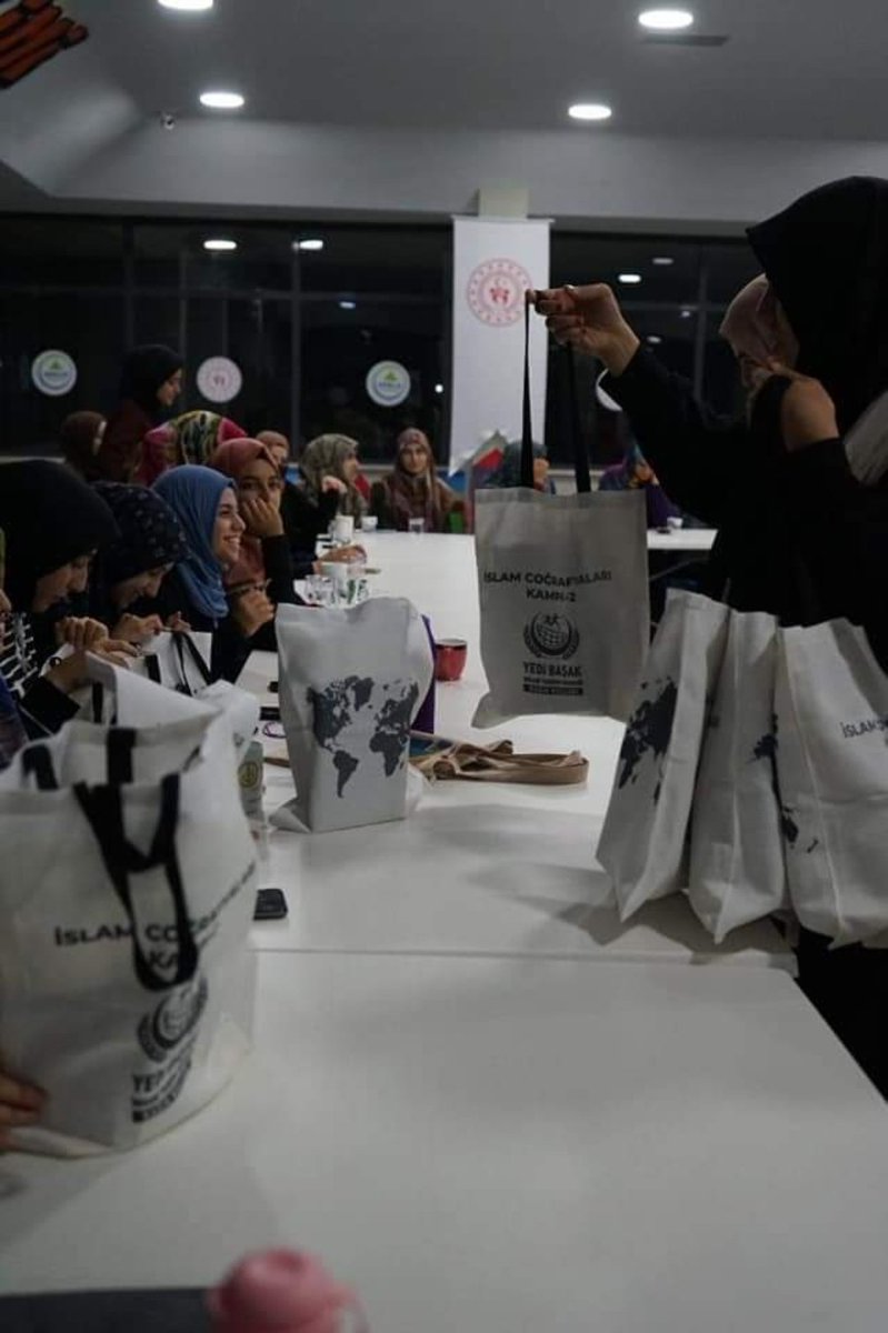 krfhalil's tweet photo. Yedi Başak Kadın Kollarımız tarafından düzenlenen İslam Coğrafyaları Kampı-2 açılış ve tanışma ile başladı.#yedibasak #kamp #eğitim https://t.co/BaEiJlQmtx