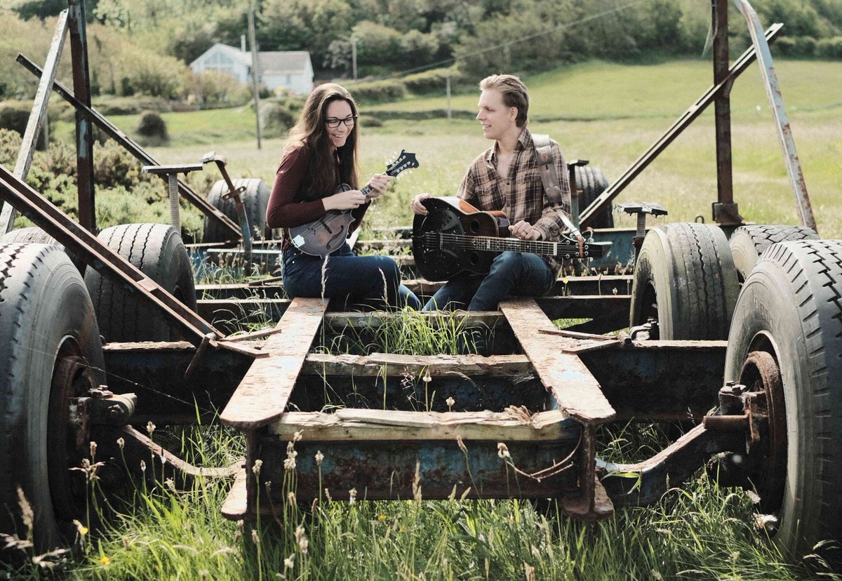 Corkcoco's tweet image. Enjoy contemporary folk &amp;amp; bluegrass in Mallow &amp;amp; Fermoy with Cork CoCo Pops

Long Way Home Duo📍3pm Fermoy Town Park
Free 🎫
corkcoco.ie/en/events/long…

@ELangfordMusic &amp;amp; Band Concert📍3pm Mallow Castle Grounds
€15-30 🎫
corkcoco.ie/en/events/emma…

#LLPPS
@pure_cork
@DeptCulturelRL