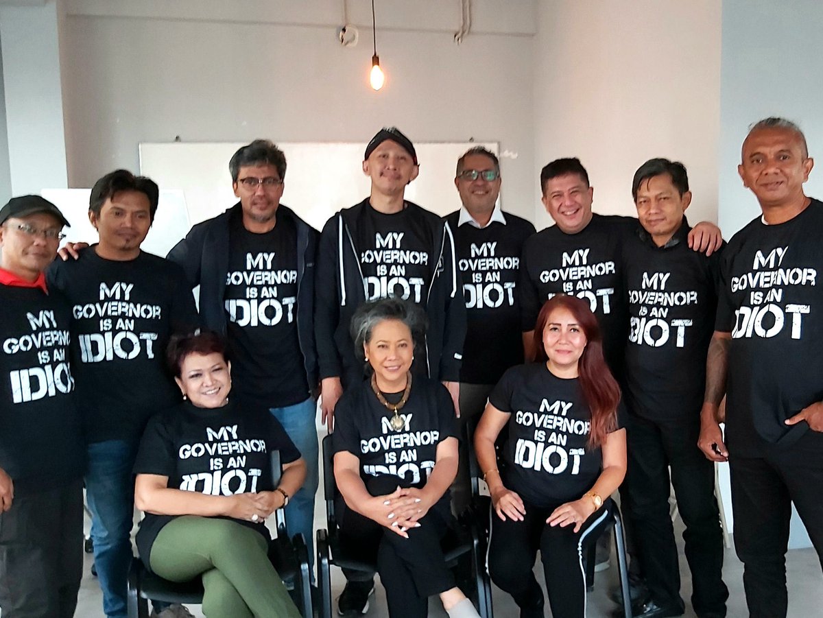 ekowboy2's tweet photo. Sama2 Pejabat publik..
Sama2 dihina di kaos &amp; socmed
TAPI BEDA PERLAKUAN!!

DIMANA KEADILAN!! https://t.co/D5wZYsY4D9