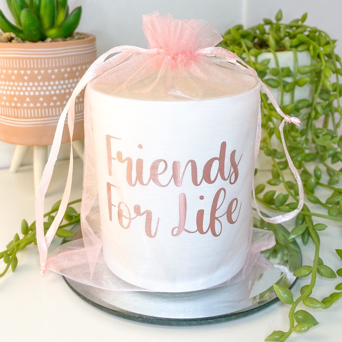 Something special for someone special 💖💖 #friendsforlife #personalisedcandles 

suzannesdreamdesigns.co.uk/collections/ca…