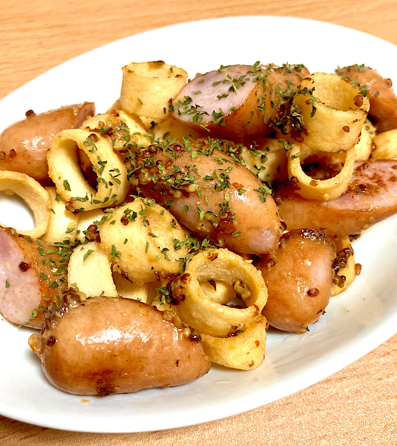 ジャーマンポテコ 🥔 ＼ ソーセージを炒めて、 粒マスタードとポテコを