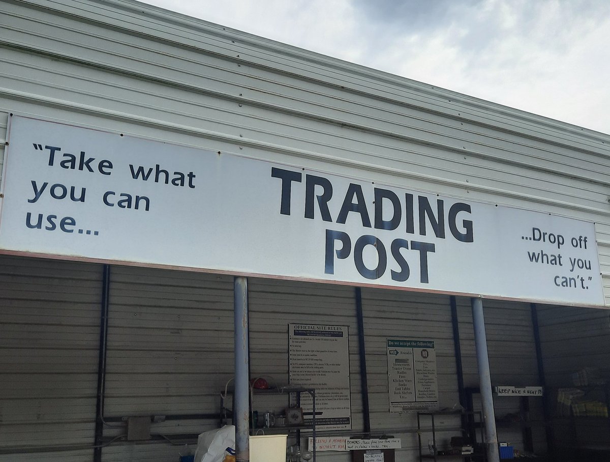 Vangomakememory's tweet photo. Scored a free rv stovetop today from here, gonna incorporate it into the skoolie build! One of the perks of running a recycling center for your local solid waste district! #reclaimedmaterials #Recycle #skooliebuild https://t.co/FTCOqjs0rx