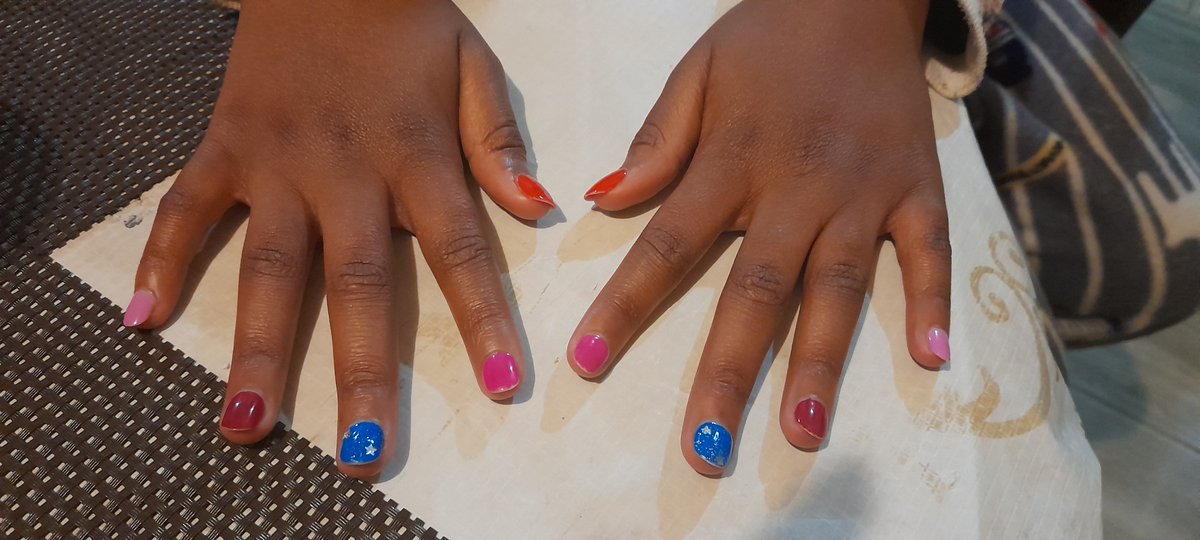 amandasdesk's tweet photo. @FitnessBaeZim Every six weeks @$15 and my daughter got her first nails done on her 10th birthday. https://t.co/BnLRoadk6c