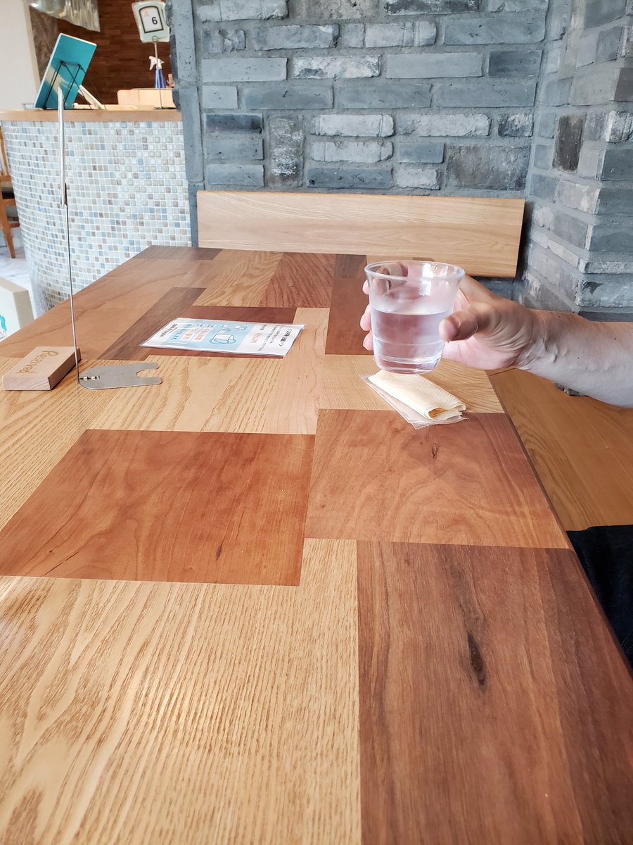 tosca0930's tweet photo. 7月23日(金)10:28、平和公園の真ん前のパン屋さんLe TrefleのBoulangerie Cafeへモーニング☕🍞を食べに行った。メニューはジャムの種類を変えて、同じものにした。厚切りの食パンも軟らかめを選ぶ✨女性一人が2組いたが窓際に座っており、私たちは奥の広々とした席に。のんびりできた✨
#LeTrefle https://t.co/BBZCFedl7d