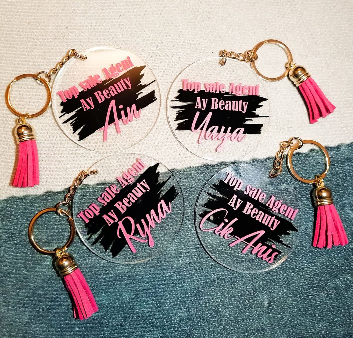 sterssya's tweet photo. Gifts for business team 💗 Thanks for the orders 📸💗 https://t.co/ogm29bLj24